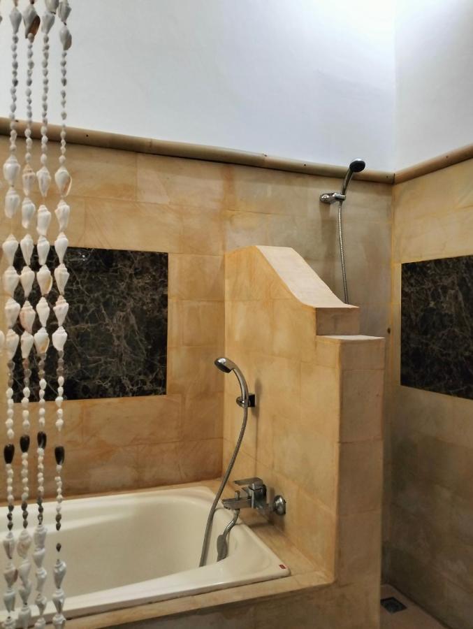 Kaia Lovina Guest House Junior Suite Buitenkant foto