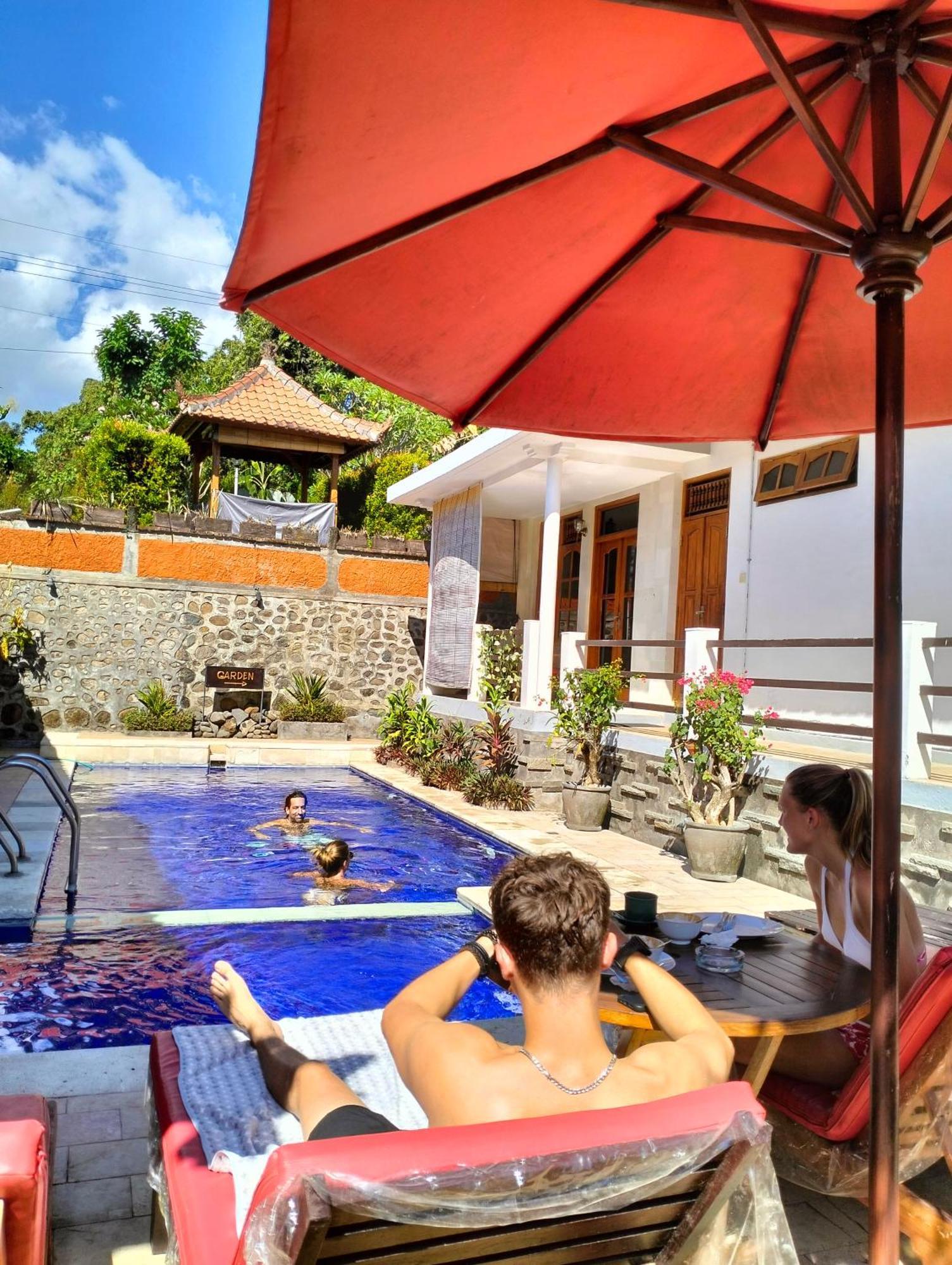 Kaia Lovina Guest House Junior Suite Buitenkant foto