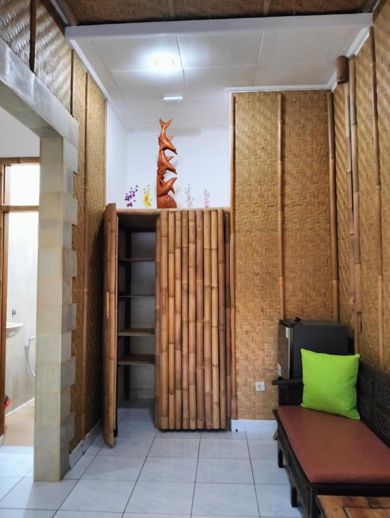 Kaia Lovina Guest House Junior Suite Buitenkant foto