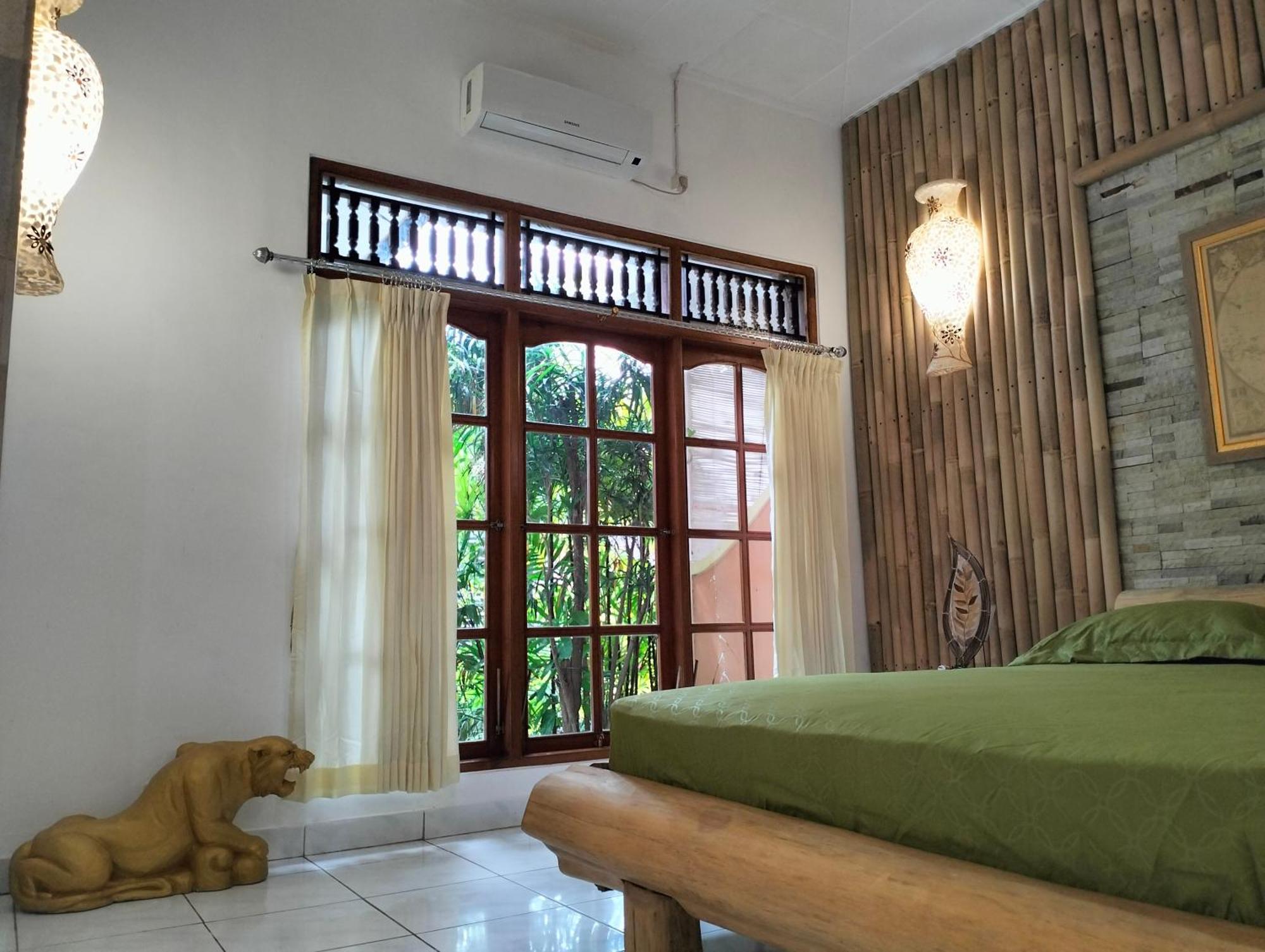 Kaia Lovina Guest House Junior Suite Buitenkant foto